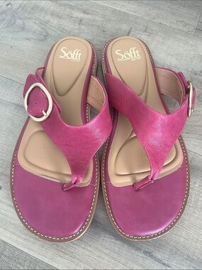 Sofft Colorful Pink Leather Thong Sandals with Buckle Summer Beach Coastal